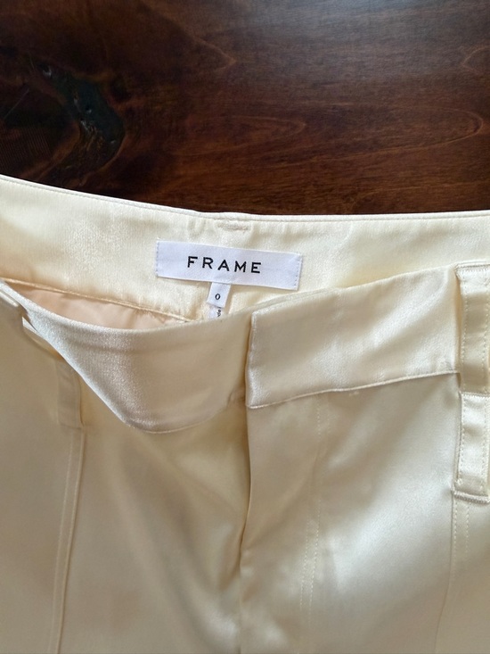 FRAME Relaxed Straight Cargo Pants in Bone - Picture 9 of 15